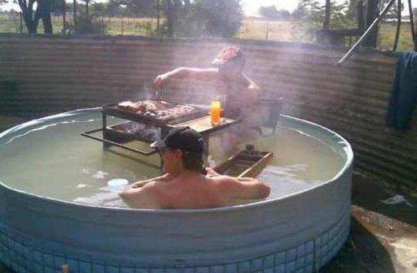 BBQ In The Pool - funnypictures.me