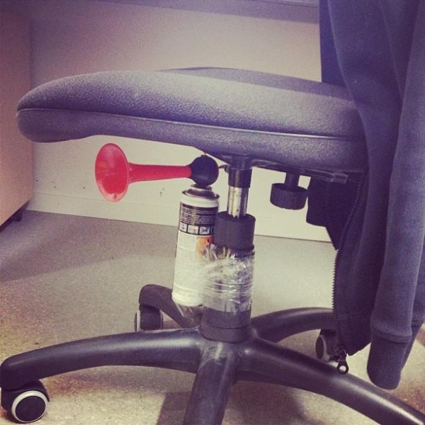 Cruel prank horn chair - Funny pictures-