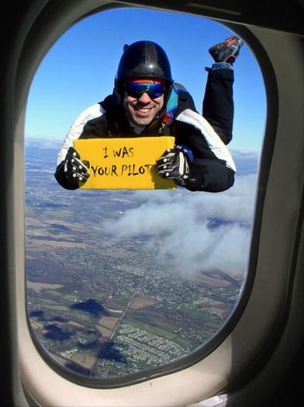 You Don't Want To See This While You're In An Airplane - Funny pictures